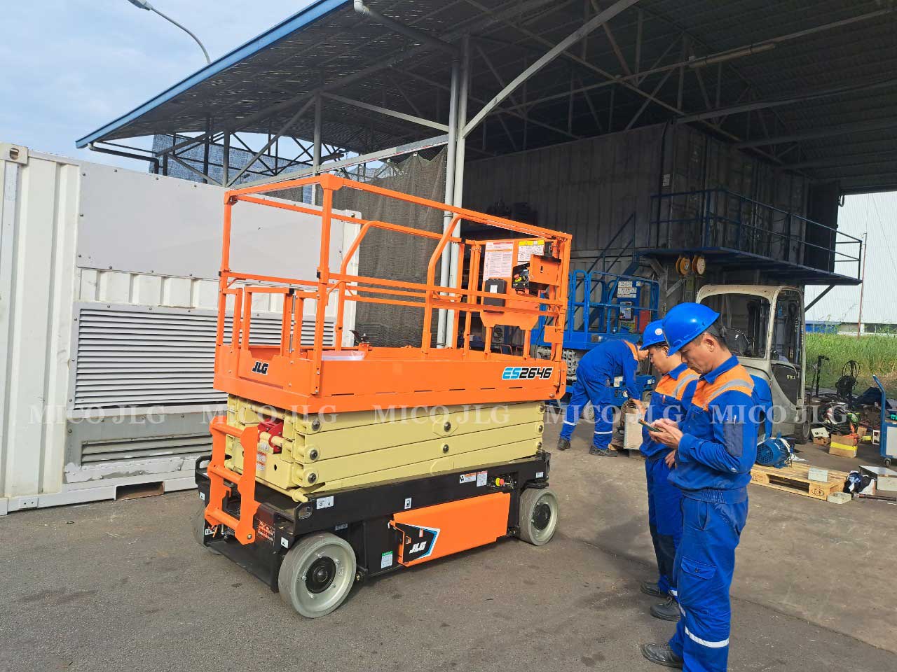 Hình ảnh bàn giao và hướng đẫn kỹ thuật ES2646 cho cán bộ của doanh nghiệp